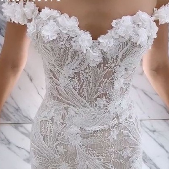 Enzoani Odette Embroidered Floral Lace Wedding Gown Brand New Unaltered size 2 - Picture 5 of 13